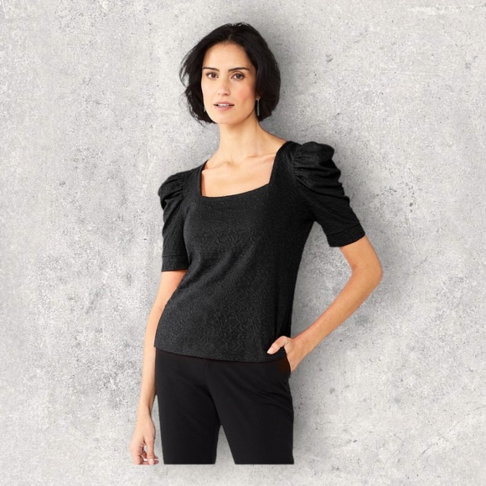 *NWT* Women's Nine West‎ Ruched Sleeve
Squareneck Top